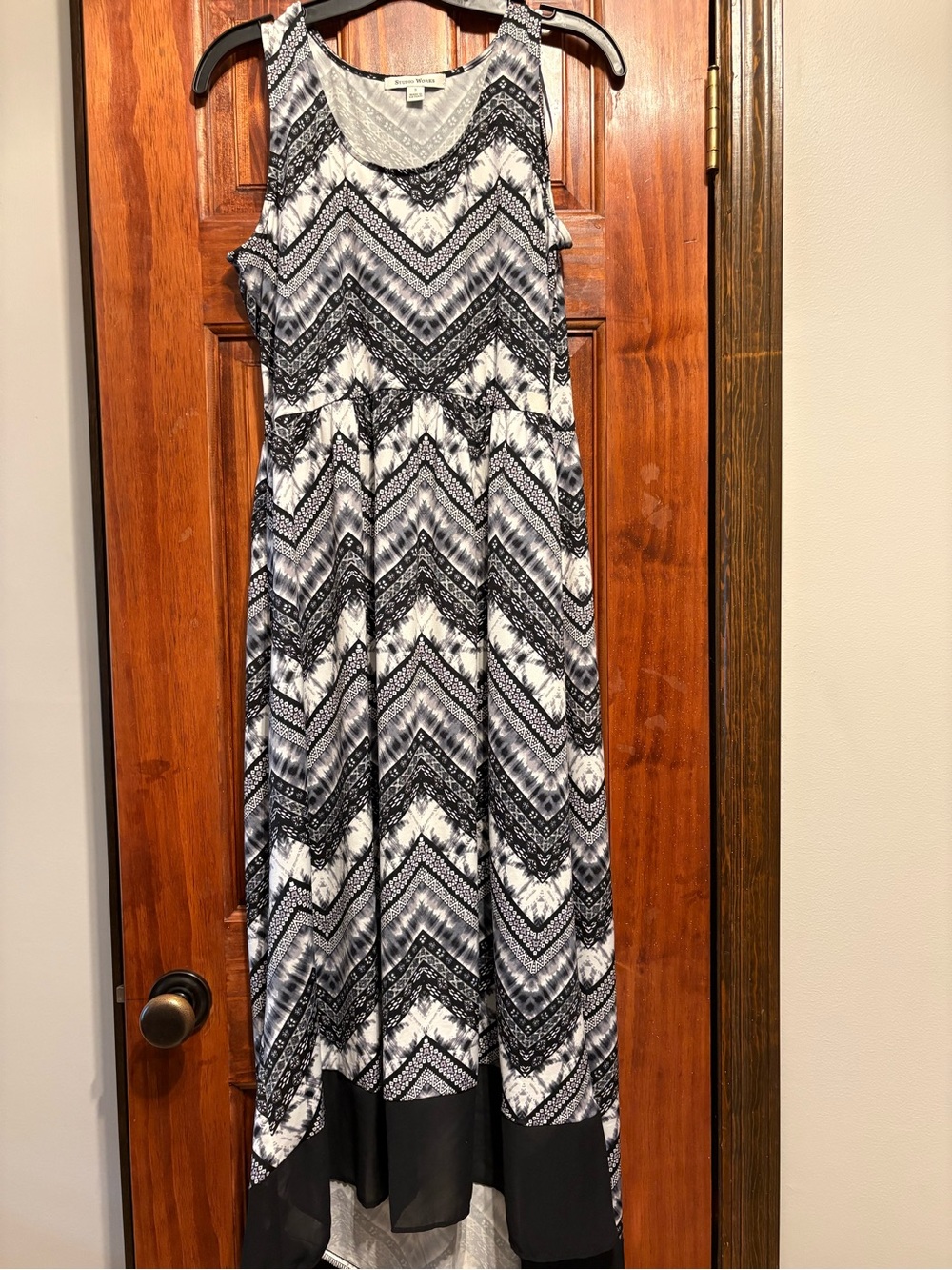 Studio Works Sleeveless Black & White Chevron Maxi Dress